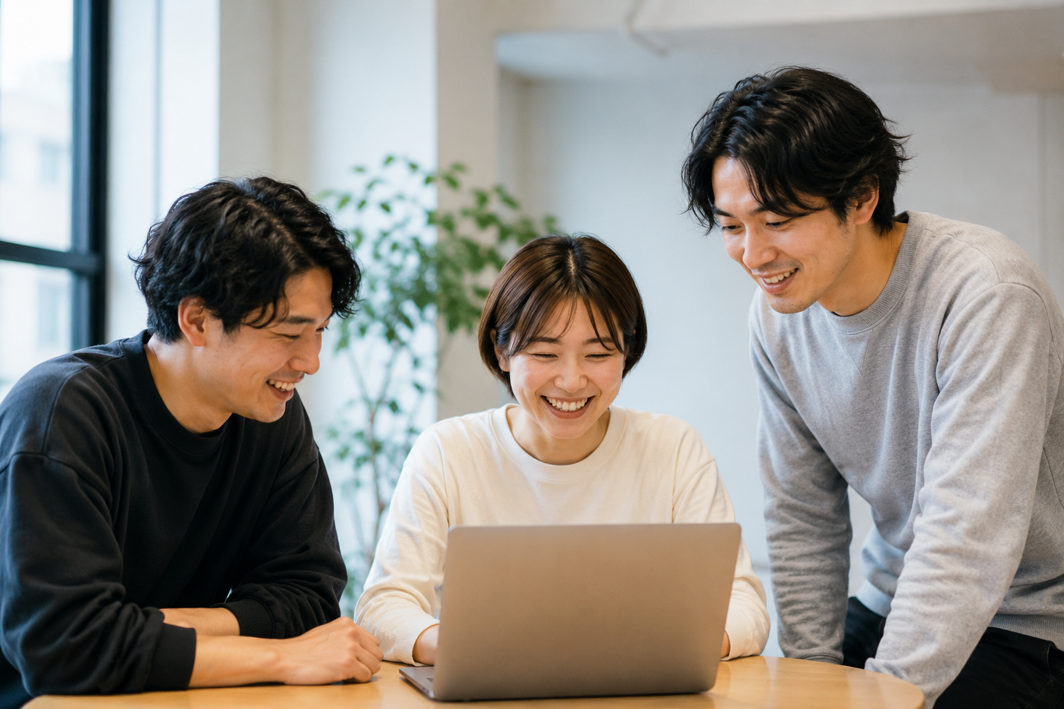 広告の運用状況を確認する担当者
